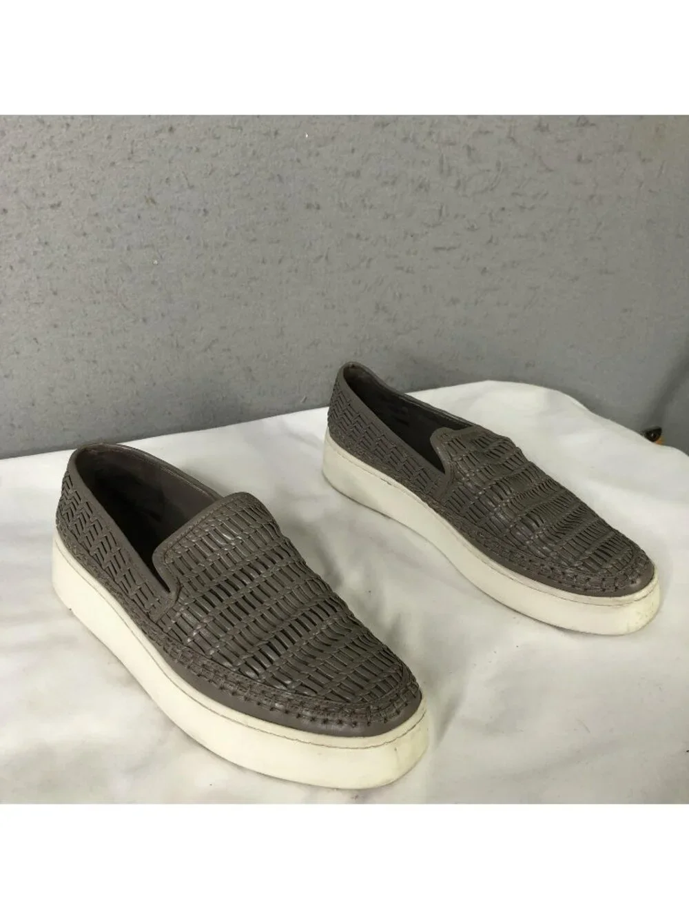 Vince Shoes Womens Size 8 Gray Woven Leather Slip On Platform Comfort Sneakers